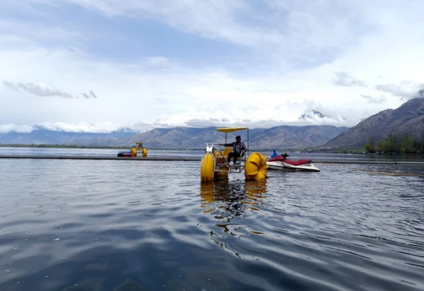 Aqua Cycle in Dal Lake